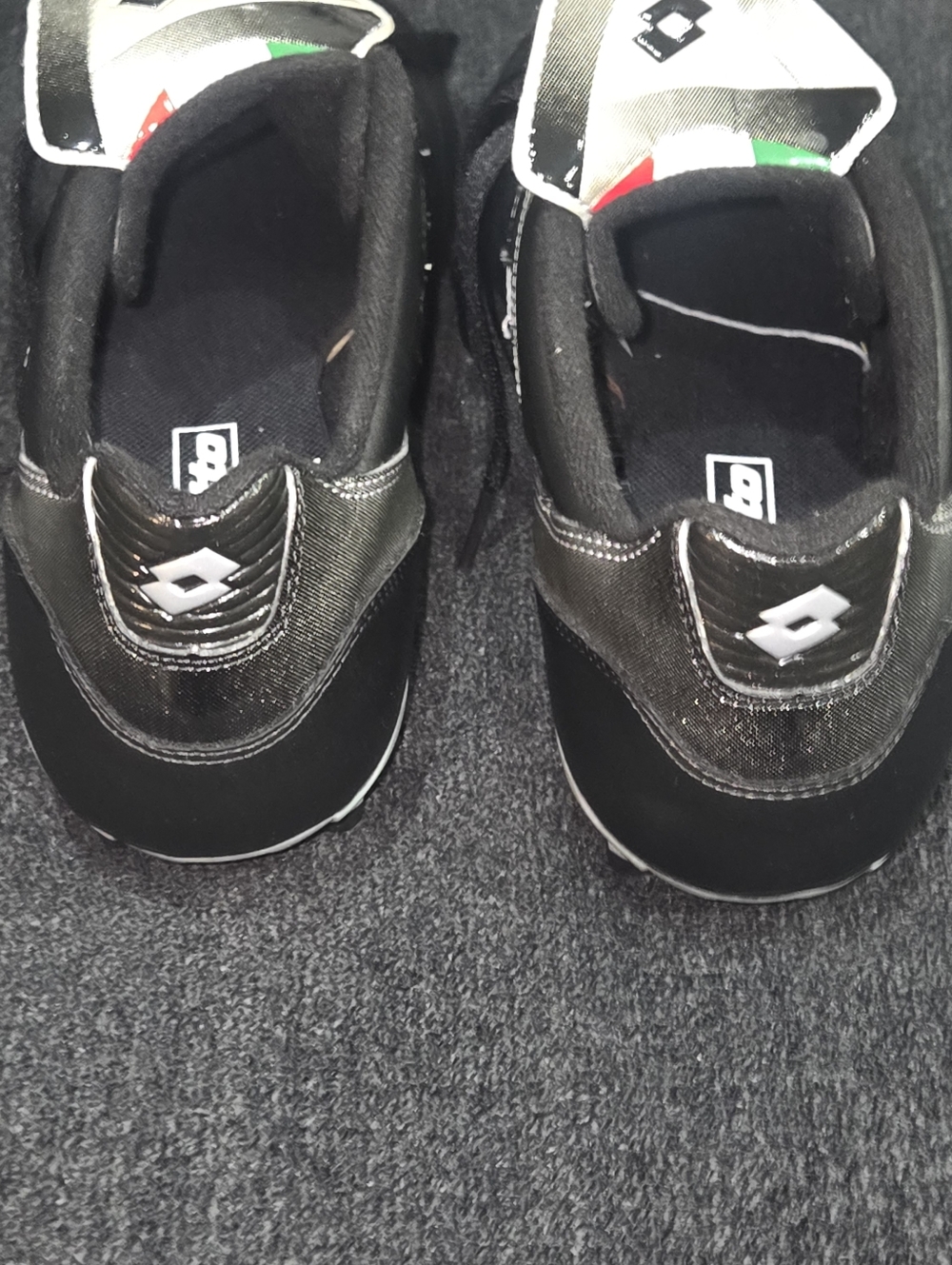 Men's size 11 Lotto soccer cleats in excellent condition - Picture 5 of 6